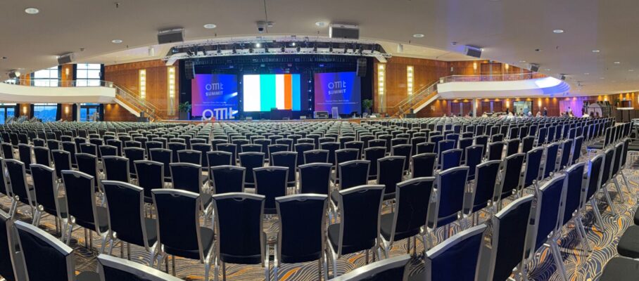 OMT Summit Saal 1